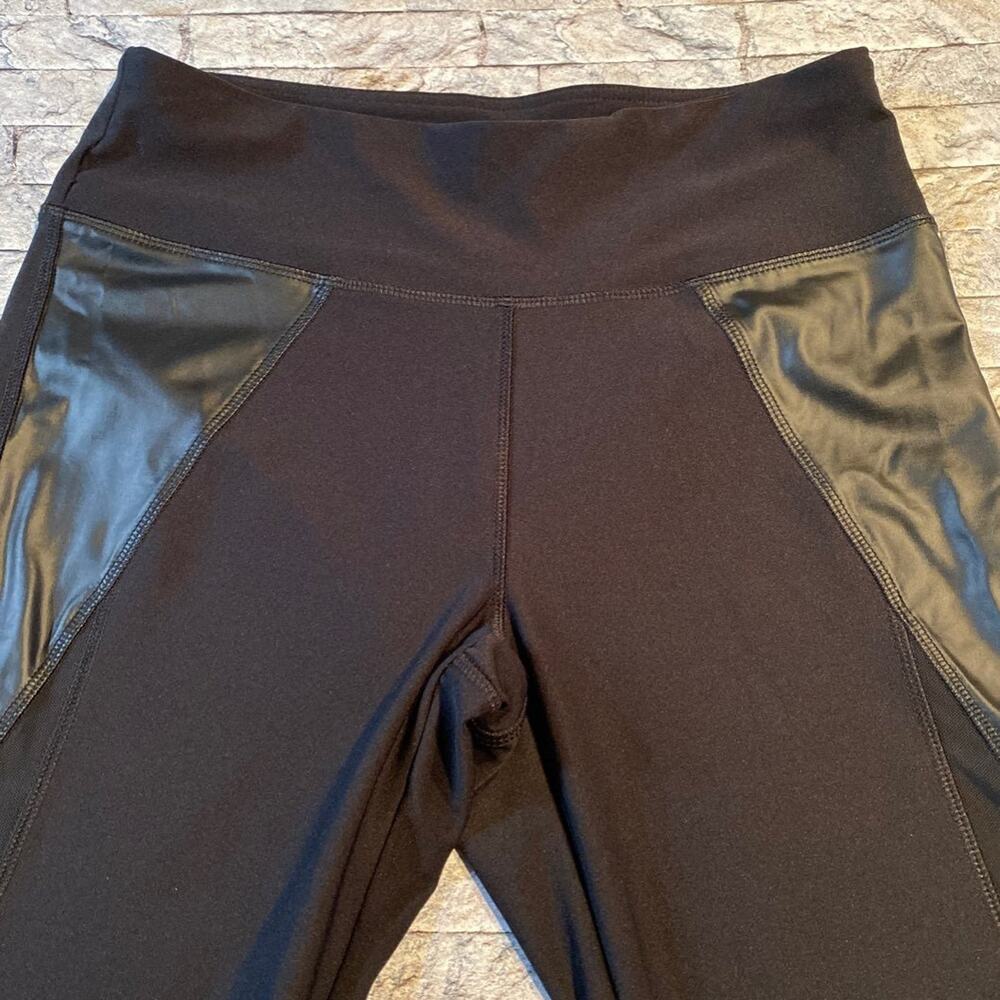 Ladies Medium VOGO Athletica leggings